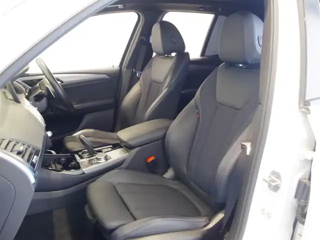 ＢＭＷ Ｘ３ xDrive20d Mスポーツ 岐阜県 2019(令1)年 2.7万km アルピンホワイトⅢ ドライビングアシストプラス/ACCアクティブクルーズ・コントロール（ストップ&ゴー機能付） /ステアリング&レーンコントロールアシスト /レーンディパーチャーウォーニング（車線逸脱警告システム） /レーン・チェンジウォーニング /アクティブ・サイドコリジョン・プロテクション /前車接近警告機能 /衝突回避被害軽減ブレーキ /事故回避アシスト /後車衝突警告機能 /クロストラフィックウォーニング（フロント&リヤ）　/パーキングアシストプラス/パーク・ディスタンス・コントロール （フロント&リヤ、ビジュアル表示機能付） /パーキング・アシスト（並列・縦列） /トップ・ビュー ー サイド・ビューカメラ ー リヤビュー・カメラ（予想進路表示機能付）　/地デジＴＶ　/ヘッドアップディスプレイ ヒートシーター /パワーシート　/純正ナビ　/電動リアゲート