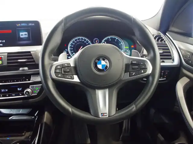 ＢＭＷ Ｘ３ xDrive20d Mスポーツ 岐阜県 2019(令1)年 2.7万km アルピンホワイトⅢ ドライビングアシストプラス/ACCアクティブクルーズ・コントロール（ストップ&ゴー機能付） /ステアリング&レーンコントロールアシスト /レーンディパーチャーウォーニング（車線逸脱警告システム） /レーン・チェンジウォーニング /アクティブ・サイドコリジョン・プロテクション /前車接近警告機能 /衝突回避被害軽減ブレーキ /事故回避アシスト /後車衝突警告機能 /クロストラフィックウォーニング（フロント&リヤ）　/パーキングアシストプラス/パーク・ディスタンス・コントロール （フロント&リヤ、ビジュアル表示機能付） /パーキング・アシスト（並列・縦列） /トップ・ビュー ー サイド・ビューカメラ ー リヤビュー・カメラ（予想進路表示機能付）　/地デジＴＶ　/ヘッドアップディスプレイ ヒートシーター /パワーシート　/純正ナビ　/電動リアゲート