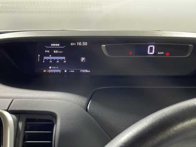 日産 セレナ ハイウェイスター Vセレクション 沖縄県 2018(平30)年 7.1万km ブリリアントホワイトパール 禁煙車　/８人乗り　/県外仕入　/純正９インチナビ　/フリップダウンモニター/プロパイロット　/アラウンドビューカメラ　/両側電動パワースライドドア　/ＣＤ　/ＤＶＤ　/ＡＭ／ＦＭ　/フルセグＴＶ/Ｂｌｕｅｔｏｏｔｈ　/エマージェンシーブレーキ/ドライブレコーダー/純正ドアバイザー/純正サンシェード/ステアリンリモコン/純正アルミホイール/オートブレーキホールド/ETC