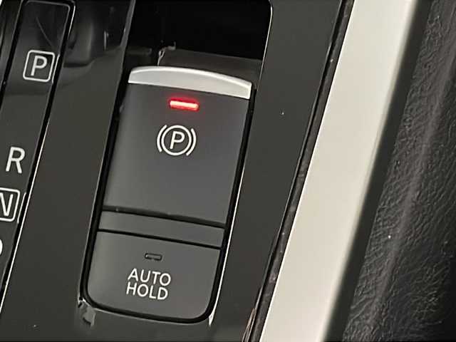 日産 セレナ ハイウェイスター Vセレクション 沖縄県 2018(平30)年 7.1万km ブリリアントホワイトパール 禁煙車　/８人乗り　/県外仕入　/純正９インチナビ　/フリップダウンモニター/プロパイロット　/アラウンドビューカメラ　/両側電動パワースライドドア　/ＣＤ　/ＤＶＤ　/ＡＭ／ＦＭ　/フルセグＴＶ/Ｂｌｕｅｔｏｏｔｈ　/エマージェンシーブレーキ/ドライブレコーダー/純正ドアバイザー/純正サンシェード/ステアリンリモコン/純正アルミホイール/オートブレーキホールド/ETC