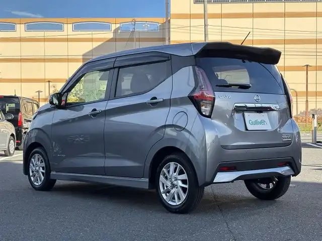 日産 デイズ ハイウェイスターX 宮城県 2021(令3)年 0.3万km チタニウムグレーメタリック 登録時走行距離2343km/純正SDナビ/ワンオーナー/エマージェンシーブレーキ/アラウンドビューモニター/コーナーセンサー/CD・DVD・Bluetooth/フルセグテレビ/プッシュスタート/スマートキー/ステアリングリモコン/アイドリングストップ/LEDライト/フォグランプ/純正フロアマット/ドアバイザー/冬タイヤあり