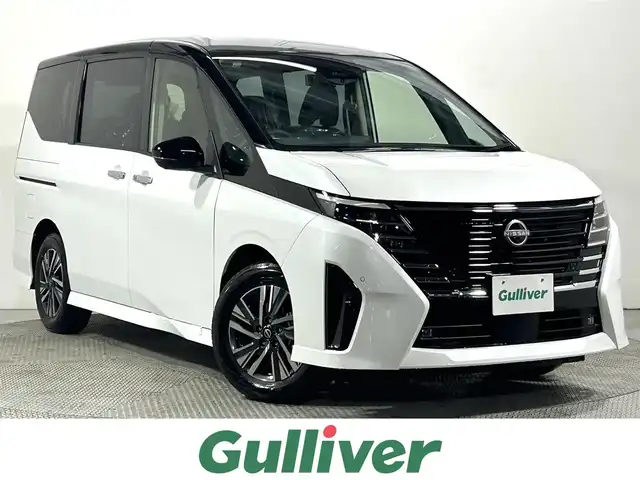 日産 セレナ e－パワー ハイウェイスター V 大阪府 2025(令7)年 0.1千km パールⅡ e-POWER　ハイウエイスターV　/ヘッドランプ オートレベライザー+アダプティブLEDヘッドライトシステム+インテリジェント アラウンドビューモニター（移動物 検知機能付）+インテリジェント ルームミラー+アドバンスドドライブアシストディスプレイ（12.3インチカラーディスプレイ）+統合型インターフェースディスプレイ+ワイヤレス充電器+6スピーカー+NissanConnectナビゲーションシステム（地デジ内蔵）+車載通信ユニット（TCU［Telematics Control Unit］）+ETC2.0ユニット（ビルトインタイプ）+ドライブレコーダー（前後セット）+プロパイロット（ナビリンク機能付）+プロパイロット緊急停止支援システム（SOSコール機能付）+SOSコール（488/400円）後席専用モニターHDMI NissanConnectナビ付車用(125/400円)