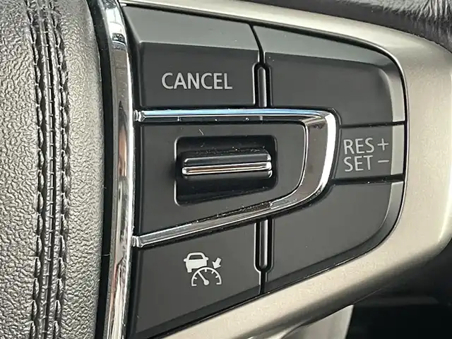 三菱 デリカＤ：５ ジャスパー 和歌山県 2023(令5)年 1.8万km グラファイトグレーメタリック/ブラックマイカ 純正10.14インチナビ/全方位カメラ/BT/CD/DVD/衝突軽減ブレーキ/レーンキープアシスト/レーダークルコン/ブラインドスポットモニター/オートライト/ETC/ドラレコ/両側パワスラ/シートヒーター/ステアリングヒーター/ステアリングリモコン/パドルシフト/パワーシート/オートホールド/純正18インチアルミ/レザー調シートカバー