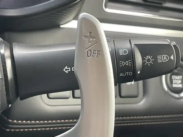 三菱 デリカＤ：５ ジャスパー 和歌山県 2023(令5)年 1.8万km グラファイトグレーメタリック/ブラックマイカ 純正10.14インチナビ/全方位カメラ/BT/CD/DVD/衝突軽減ブレーキ/レーンキープアシスト/レーダークルコン/ブラインドスポットモニター/オートライト/ETC/ドラレコ/両側パワスラ/シートヒーター/ステアリングヒーター/ステアリングリモコン/パドルシフト/パワーシート/オートホールド/純正18インチアルミ/レザー調シートカバー