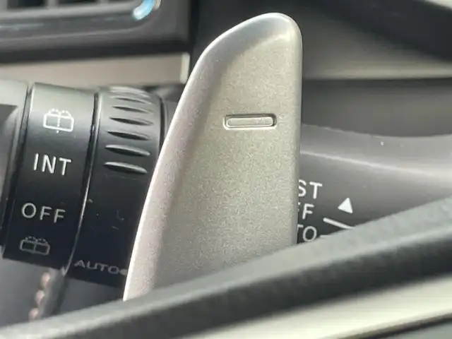 三菱 デリカＤ：５ ジャスパー 和歌山県 2023(令5)年 1.8万km グラファイトグレーメタリック/ブラックマイカ 純正10.14インチナビ/全方位カメラ/BT/CD/DVD/衝突軽減ブレーキ/レーンキープアシスト/レーダークルコン/ブラインドスポットモニター/オートライト/ETC/ドラレコ/両側パワスラ/シートヒーター/ステアリングヒーター/ステアリングリモコン/パドルシフト/パワーシート/オートホールド/純正18インチアルミ/レザー調シートカバー