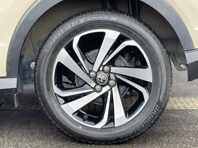 トヨタ ライズ Z 青森県 2022(令4)年 3.5万km ナチュラルベージュマイカM /４WD/IC付ターボ/寒冷地仕様車/カロッツェリアSDナビ/　（フルセグTV/DVD/Bｔ）/バックカメラ/プリクラッシュセーフティ/ACC/トラクションコントロール/ブレーキアシスト/アイドリングストップ/横滑り防止機能/BSM/LEDオートライト・フォグ/純正ドアバイザー/純正フロアマット/ビルトインETC/前席シートヒーター/革巻きステア・ノブ/オーディオ・ステアスイッチ/前後バンパーソナー/ドラレコ/リア7面プライバシーガラス/W/サイド/カーテンエアバッグ/ABS/スマートキーｘ２/保証書・取説