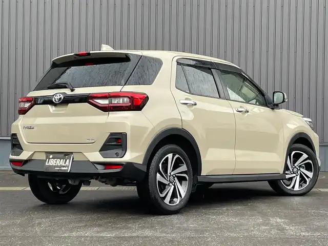 トヨタ ライズ Z 青森県 2022(令4)年 3.5万km ナチュラルベージュマイカM /４WD/IC付ターボ/寒冷地仕様車/カロッツェリアSDナビ/　（フルセグTV/DVD/Bｔ）/バックカメラ/プリクラッシュセーフティ/ACC/トラクションコントロール/ブレーキアシスト/アイドリングストップ/横滑り防止機能/BSM/LEDオートライト・フォグ/純正ドアバイザー/純正フロアマット/ビルトインETC/前席シートヒーター/革巻きステア・ノブ/オーディオ・ステアスイッチ/前後バンパーソナー/ドラレコ/リア7面プライバシーガラス/W/サイド/カーテンエアバッグ/ABS/スマートキーｘ２/保証書・取説