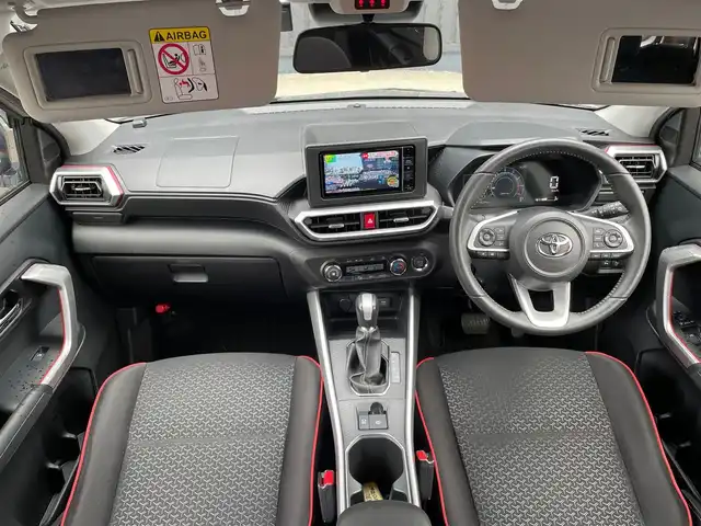 トヨタ ライズ Z 青森県 2022(令4)年 3.5万km ナチュラルベージュマイカM /４WD/IC付ターボ/寒冷地仕様車/カロッツェリアSDナビ/　（フルセグTV/DVD/Bｔ）/バックカメラ/プリクラッシュセーフティ/ACC/トラクションコントロール/ブレーキアシスト/アイドリングストップ/横滑り防止機能/BSM/LEDオートライト・フォグ/純正ドアバイザー/純正フロアマット/ビルトインETC/前席シートヒーター/革巻きステア・ノブ/オーディオ・ステアスイッチ/前後バンパーソナー/ドラレコ/リア7面プライバシーガラス/W/サイド/カーテンエアバッグ/ABS/スマートキーｘ２/保証書・取説