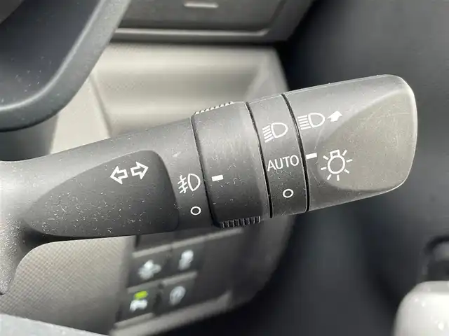 トヨタ ライズ Z 青森県 2022(令4)年 3.5万km ナチュラルベージュマイカM /４WD/IC付ターボ/寒冷地仕様車/カロッツェリアSDナビ/　（フルセグTV/DVD/Bｔ）/バックカメラ/プリクラッシュセーフティ/ACC/トラクションコントロール/ブレーキアシスト/アイドリングストップ/横滑り防止機能/BSM/LEDオートライト・フォグ/純正ドアバイザー/純正フロアマット/ビルトインETC/前席シートヒーター/革巻きステア・ノブ/オーディオ・ステアスイッチ/前後バンパーソナー/ドラレコ/リア7面プライバシーガラス/W/サイド/カーテンエアバッグ/ABS/スマートキーｘ２/保証書・取説