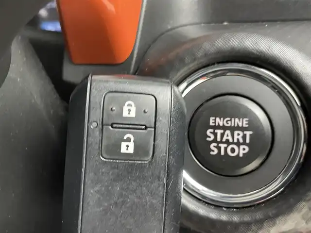 スズキ ハスラー HYBRID X 群馬県 2020(令2)年 5.7万km バーミリオンオレンジ/ガンメタリック2トーン スズキコネクトナビ　全方位モニター　ＬＥＤ　ハイビームアシスト　シートヒーター　純正１５インチＡＷ　ステアリングリモコン　純正フロアマット　ＥＴＣ２．０　ドライブレコーダー　スマートキー　禁煙車