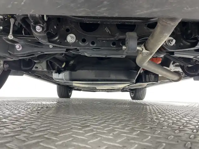 レクサス ＮＸ 350h Fスポーツ 神奈川県 2023(令5)年 1.6万km ホワイトノーヴァガラスフレーク ツインムーンルーフ/パノラミックビューモニター/三眼LEDヘッドライト/純正14インチディスプレイオーディオ/ナビ　フルセグ Bluetooth　CD　DVD　USB　MiraCast　apple car play　android auto/レクサスセーフティーシステム＋/プリクラッシュセーフティ (PCS)/交差点衝突回避支/緊急時操舵支援/プロアクティブドライビングアシスト (PDA)/発進遅れ告知機能 (TMN) /運転支援/レーダークルーズコントロール（全車速追従機能付）/レーントレーシングアシスト (LTA)/レーンチェンジアシスト (LCA)/ロードサインアシスト (RSA) /アダプティブハイビームシステム (AHS)/オートマチックハイビーム (AHB) /パーキングサポートブレーキ (PKSB) /ドライバー異常時対応システム /レクサスチームメイト/パーキングアシスト/アドバンストパーク/パワーシート（D＋N席）/シートヒーター（全席）/ベンチレーション（D＋N席）/デジタルインナーミラー/ビルトインETＣ2.0/社外前後ドライブレコーダー/ブラインドスポットモニター/純正20インチアルミホイール