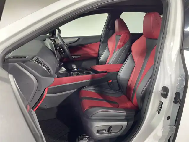 レクサス ＮＸ 350h Fスポーツ 神奈川県 2023(令5)年 1.6万km ホワイトノーヴァガラスフレーク ツインムーンルーフ/パノラミックビューモニター/三眼LEDヘッドライト/純正14インチディスプレイオーディオ/ナビ　フルセグ Bluetooth　CD　DVD　USB　MiraCast　apple car play　android auto/レクサスセーフティーシステム＋/プリクラッシュセーフティ (PCS)/交差点衝突回避支/緊急時操舵支援/プロアクティブドライビングアシスト (PDA)/発進遅れ告知機能 (TMN) /運転支援/レーダークルーズコントロール（全車速追従機能付）/レーントレーシングアシスト (LTA)/レーンチェンジアシスト (LCA)/ロードサインアシスト (RSA) /アダプティブハイビームシステム (AHS)/オートマチックハイビーム (AHB) /パーキングサポートブレーキ (PKSB) /ドライバー異常時対応システム /レクサスチームメイト/パーキングアシスト/アドバンストパーク/パワーシート（D＋N席）/シートヒーター（全席）/ベンチレーション（D＋N席）/デジタルインナーミラー/ビルトインETＣ2.0/社外前後ドライブレコーダー/ブラインドスポットモニター/純正20インチアルミホイール