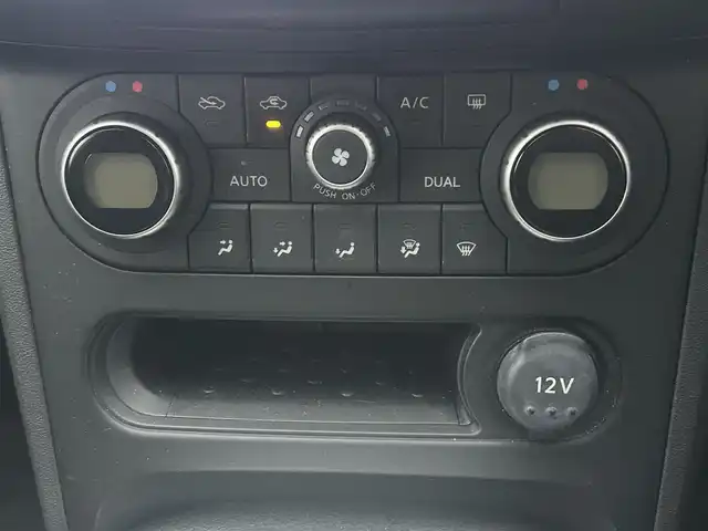 日産 デュアリス 20G FOUR 岩手県 2013(平25)年 3.8万km ブリリアントシルバー パノラマルーフ パートタイム4WD 純正ナビ バックカメラ フルセグTV ETC オートHIDヘッドライト フォグランプ 純正17インチAW スマートキー ドアバイザー 純正フロアマット 横滑り防止装置 電動格納ドアミラー