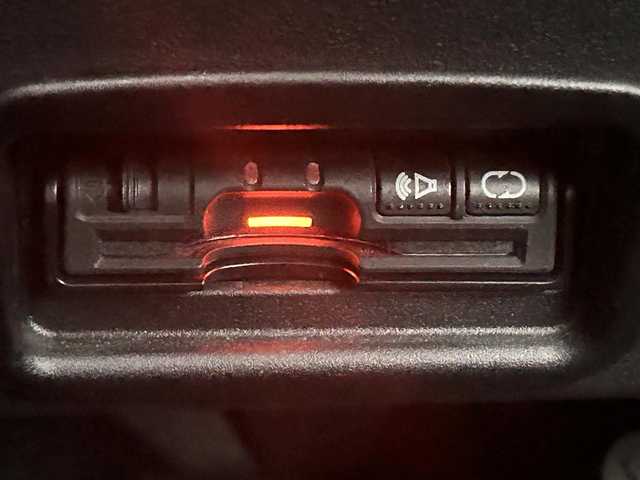 日産 デュアリス 20G FOUR 岩手県 2013(平25)年 3.8万km ブリリアントシルバー パノラマルーフ パートタイム4WD 純正ナビ バックカメラ フルセグTV ETC オートHIDヘッドライト フォグランプ 純正17インチAW スマートキー ドアバイザー 純正フロアマット 横滑り防止装置 電動格納ドアミラー