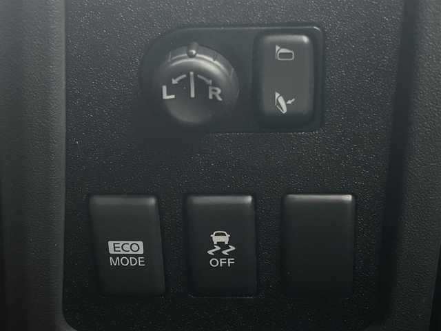 日産 デュアリス 20G FOUR 岩手県 2013(平25)年 3.8万km ブリリアントシルバー パノラマルーフ パートタイム4WD 純正ナビ バックカメラ フルセグTV ETC オートHIDヘッドライト フォグランプ 純正17インチAW スマートキー ドアバイザー 純正フロアマット 横滑り防止装置 電動格納ドアミラー