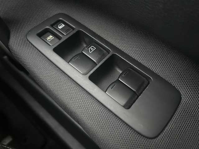 日産 デュアリス 20G FOUR 岩手県 2013(平25)年 3.8万km ブリリアントシルバー パノラマルーフ パートタイム4WD 純正ナビ バックカメラ フルセグTV ETC オートHIDヘッドライト フォグランプ 純正17インチAW スマートキー ドアバイザー 純正フロアマット 横滑り防止装置 電動格納ドアミラー