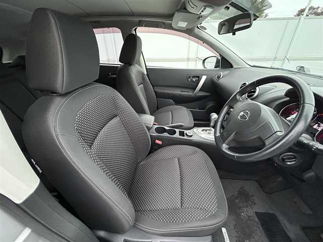 日産 デュアリス 20G FOUR 岩手県 2013(平25)年 3.8万km ブリリアントシルバー パノラマルーフ パートタイム4WD 純正ナビ バックカメラ フルセグTV ETC オートHIDヘッドライト フォグランプ 純正17インチAW スマートキー ドアバイザー 純正フロアマット 横滑り防止装置 電動格納ドアミラー