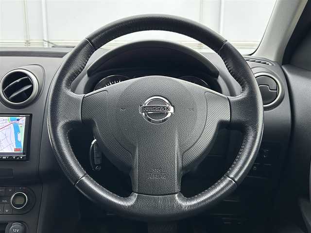 日産 デュアリス 20G FOUR 岩手県 2013(平25)年 3.8万km ブリリアントシルバー パノラマルーフ パートタイム4WD 純正ナビ バックカメラ フルセグTV ETC オートHIDヘッドライト フォグランプ 純正17インチAW スマートキー ドアバイザー 純正フロアマット 横滑り防止装置 電動格納ドアミラー