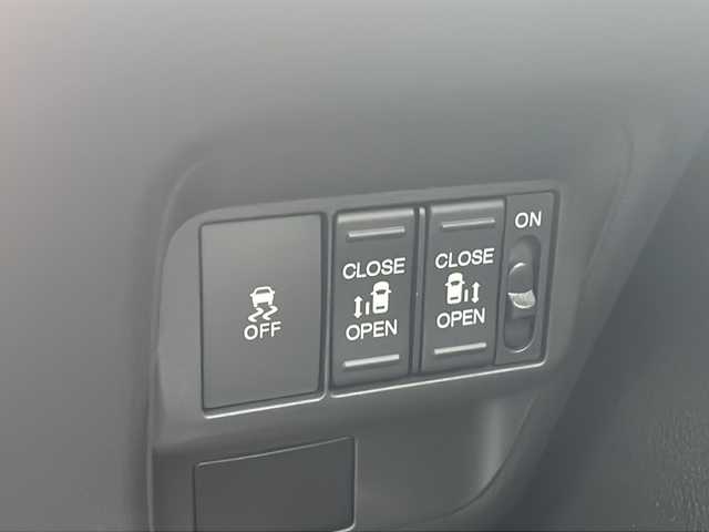 ホンダ フリード ハイブリット e:HEV クロスター 三重県 2025(令7)年 0.1千km 黒 純正９インチコネクトナビ/アップルカープレイ/ＢＳＭ/両側パワースライドドア/バックカメラ/前席シートヒーター/追従クルーズコントロール/コーナーセンサー/ＵＳＢ給電/ＬＥＤ/ハーフレザーシート/ステアリングリモコン/禁煙車