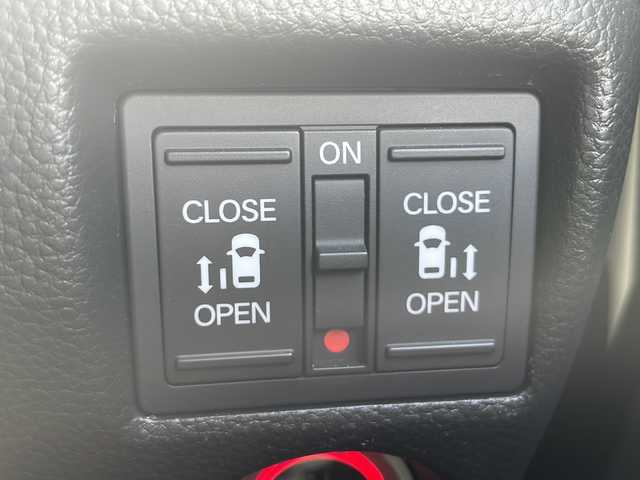 ホンダ Ｎ ＢＯＸ カスタム L ターボ 茨城県 2022(令4)年 3.5万km クリスタルブラックパール 純正SDナビ(Bluetooth/バックカメラ/フルセグTV/CD/DVD)/ETC/ドライブレコーダー前後/両側パワースライドドア/アダプティブクルーズコントロール/LEDオートライト/横滑り防止装置/コーナーセンサー/レーンキープアシスト/衝突被害軽減システム/サイドエアバッグ/カーテンエアバッグ/アイドリングストップ/スマートキー/冷房AAC/USB入力端子/ベンチシート/社外フロアマット/ハーフレザーシート/15インチ純正アルミホイール