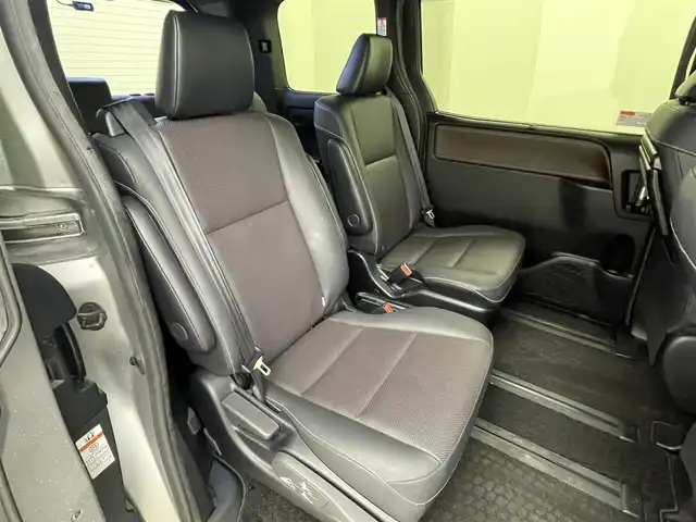 トヨタ エスクァイア ハイブリッド Gi 埼玉県 2021(令3)年 6.9万km シルバーM 社外９インチナビ　フリップダウンモニター　バックカメラ　ＥＴＣ　前後ドライブレコーダー　セーフティセンス　クルーズコントロール　シートヒーター　ＡＣ１００Ｖ　オートハイビーム　ＬＥＤヘッドライト　ＴＶ