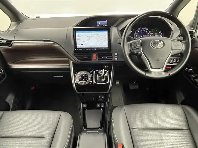トヨタ エスクァイア ハイブリッド Gi 埼玉県 2021(令3)年 6.9万km シルバーM 社外９インチナビ　フリップダウンモニター　バックカメラ　ＥＴＣ　前後ドライブレコーダー　セーフティセンス　クルーズコントロール　シートヒーター　ＡＣ１００Ｖ　オートハイビーム　ＬＥＤヘッドライト　ＴＶ