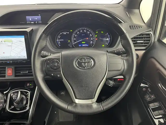 トヨタ エスクァイア ハイブリッド Gi 埼玉県 2021(令3)年 6.9万km シルバーM 社外９インチナビ　フリップダウンモニター　バックカメラ　ＥＴＣ　前後ドライブレコーダー　セーフティセンス　クルーズコントロール　シートヒーター　ＡＣ１００Ｖ　オートハイビーム　ＬＥＤヘッドライト　ＴＶ