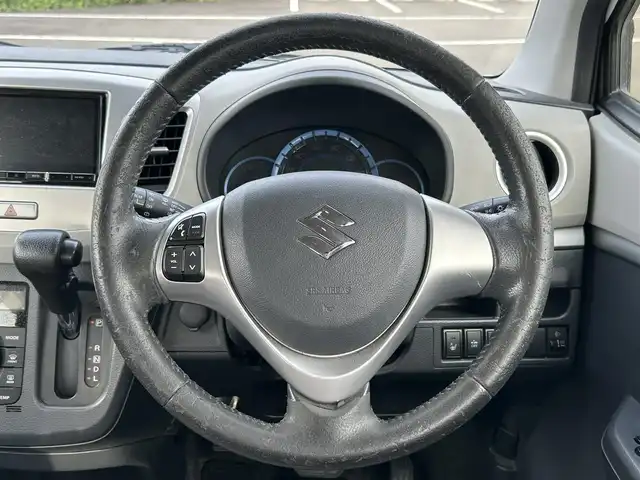 スズキ ワゴンＲ FZ 鹿児島県 2016(平28)年 4.1万km クリスタルホワイトP 社外ナビ/　　BT/フルセグ/バックカメラ/シートヒーター/純正14インチアルミホイール/アイドリングストップ/ステアリングスイッチ/ドライブレコーダー/スマートキー/ETC