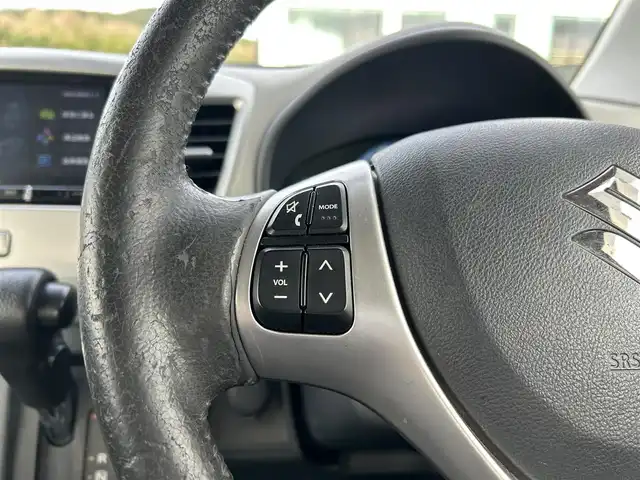 スズキ ワゴンＲ FZ 鹿児島県 2016(平28)年 4.1万km クリスタルホワイトP 社外ナビ/　　BT/フルセグ/バックカメラ/シートヒーター/純正14インチアルミホイール/アイドリングストップ/ステアリングスイッチ/ドライブレコーダー/スマートキー/ETC