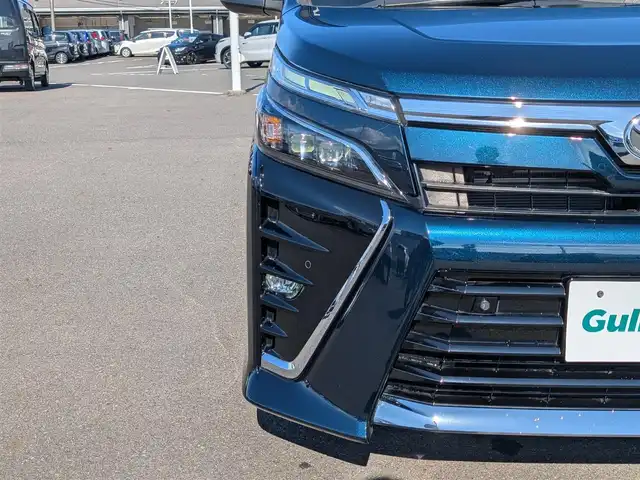 トヨタ ヴォクシー ZS 煌Ⅲ 福井県 2020(令2)年 1.5万km ブラッキッシュアゲハガラスフレーク 純正SDナビ/AM/FM/ワンセグ/BT/CD/AUX/バックカメラ/両側パワースライドドア/トヨタセーフティセンス/クルーズコントロール/前後コーナーセンサー/レーンキープアシスト/横滑り防止装置/盗難防止装置/アイドリングストップ/ビルトインETC/ハーフレザー調シート/本革巻きステアリング/ダブル＋サイドエアバッグ/カーテンエアバッグ/純正フロアマット/サンシェード/純正16インチAW/LEDヘッドライト/Fフォグ/スマートキー