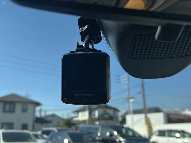 フィアット ５００Ｘ 佐賀県 2018(平30)年 4.2万km グレー エンジンスタートボタン/保証書/取扱説明書/記録簿/アイドリングストップ/スマートキー/スペアキー有/追従走行付きクルーズコントロール/Bluetooth接続/USB入力端子/ETC/バックカメラ/AUX/純正ナビ/前席パワーシート/前後コーナーセンサー/純正フロアマット/ABS/前後コーナーセンサー/レーンキープアシスト/盗難防止装置/オートライト/LEDライト/衝突被害軽減システム/クリアランスソナー/革巻ステアリング/ステアリングスイッチ/ブラインドスポットモニター/THULE/色コード:679ファッショングレー