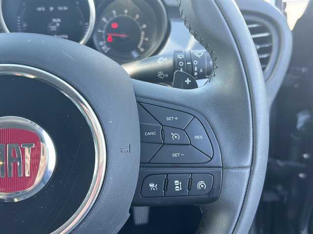 フィアット ５００Ｘ 佐賀県 2018(平30)年 4.2万km グレー エンジンスタートボタン/保証書/取扱説明書/記録簿/アイドリングストップ/スマートキー/スペアキー有/追従走行付きクルーズコントロール/Bluetooth接続/USB入力端子/ETC/バックカメラ/AUX/純正ナビ/前席パワーシート/前後コーナーセンサー/純正フロアマット/ABS/前後コーナーセンサー/レーンキープアシスト/盗難防止装置/オートライト/LEDライト/衝突被害軽減システム/クリアランスソナー/革巻ステアリング/ステアリングスイッチ/ブラインドスポットモニター/THULE/色コード:679ファッショングレー