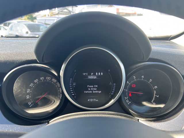 フィアット ５００Ｘ ポップスタープラス 佐賀県 2018(平30)年 4.2万km グレー 純正ナビ/追従走行付きクルーズコントロール/Bluetooth接続/USB入力端子/ETC/バックカメラ/AUX/前席パワーシート/前後コーナーセンサー/純正フロアマット/ABS/前後コーナーセンサー/レーンキープアシスト/盗難防止装置/オートライト/LEDライト/衝突被害軽減システム/クリアランスソナー/革巻ステアリング/ステアリングスイッチ/ブラインドスポットモニター/エンジンスタートボタン/保証書/取扱説明書/記録簿/アイドリングストップ/スマートキー/スペアキー有/THULE/色コード:679ファッショングレー