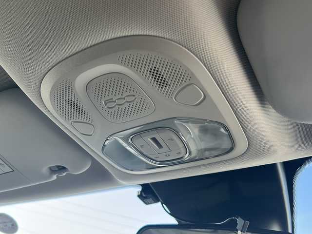 フィアット ５００Ｘ ポップスタープラス 佐賀県 2018(平30)年 4.2万km グレー 純正ナビ/追従走行付きクルーズコントロール/Bluetooth接続/USB入力端子/ETC/バックカメラ/AUX/前席パワーシート/前後コーナーセンサー/純正フロアマット/ABS/前後コーナーセンサー/レーンキープアシスト/盗難防止装置/オートライト/LEDライト/衝突被害軽減システム/クリアランスソナー/革巻ステアリング/ステアリングスイッチ/ブラインドスポットモニター/エンジンスタートボタン/保証書/取扱説明書/記録簿/アイドリングストップ/スマートキー/スペアキー有/THULE/色コード:679ファッショングレー