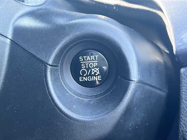 フィアット ５００Ｘ ポップスタープラス 佐賀県 2018(平30)年 4.2万km グレー 純正ナビ/追従走行付きクルーズコントロール/Bluetooth接続/USB入力端子/ETC/バックカメラ/AUX/前席パワーシート/前後コーナーセンサー/純正フロアマット/ABS/前後コーナーセンサー/レーンキープアシスト/盗難防止装置/オートライト/LEDライト/衝突被害軽減システム/クリアランスソナー/革巻ステアリング/ステアリングスイッチ/ブラインドスポットモニター/エンジンスタートボタン/保証書/取扱説明書/記録簿/アイドリングストップ/スマートキー/スペアキー有/THULE/色コード:679ファッショングレー