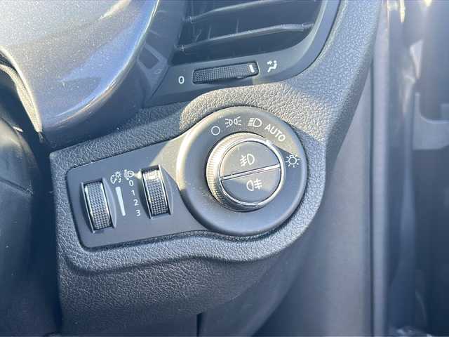 フィアット ５００Ｘ ポップスタープラス 佐賀県 2018(平30)年 4.2万km グレー 純正ナビ/追従走行付きクルーズコントロール/Bluetooth接続/USB入力端子/ETC/バックカメラ/AUX/前席パワーシート/前後コーナーセンサー/純正フロアマット/ABS/前後コーナーセンサー/レーンキープアシスト/盗難防止装置/オートライト/LEDライト/衝突被害軽減システム/クリアランスソナー/革巻ステアリング/ステアリングスイッチ/ブラインドスポットモニター/エンジンスタートボタン/保証書/取扱説明書/記録簿/アイドリングストップ/スマートキー/スペアキー有/THULE/色コード:679ファッショングレー