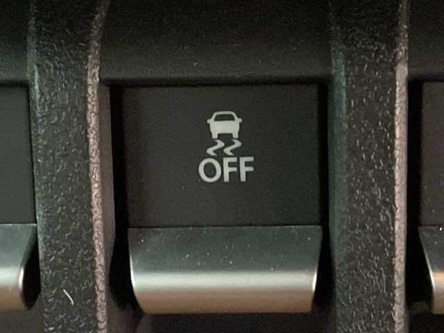 スズキ ジムニー ノマド FC 茨城県 2025(令7)年 0.3万km ベージュ ワンオーナー/セーフティーサポート/9型KEWOODナビ/ビルトインETC/バックカメラ/Bluetooth/フルセグTV/４WD/クリアランスソナー/アイドリングストップ/レーダークルーズコントロール/HDMI/シートヒーター/フロアマット/背面タイヤ/横滑り防止装置/レーンキープアシスト/オートライト/LEDヘッドライト/コーナーセンサー後方/衝突軽減システム/社外テール（純正テール積み込み）