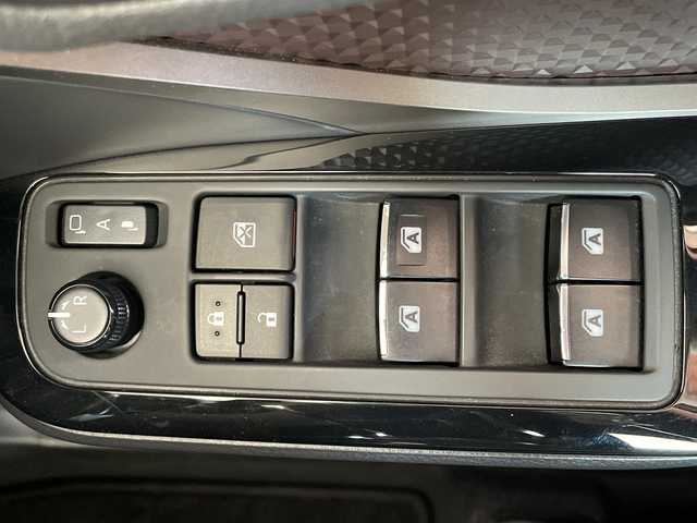 トヨタ Ｃ－ＨＲ G 岐阜県 2017(平29)年 6.2万km メタルストリームM /純正9インチSDナビ/(AM/FMCD/フルセグTV//SD/BT)//メーカーOP/(Bi-Beam LEDヘッドランプ)/(LEDシーケンシャルターンランプ)/(LEDデイライト)/(バックカメラ)/(アクセサリーコンセント)//Toyota Safety Sense P/(プリクラッシュセーフティシステム)/(レーンディパーチャーアラート)/(オートマチックハイビーム)/(レーダクルーズコントロール)//ブラインドスポットモニター//前方ドライブレコーダー//ハーフレザー//前席シートヒーター//純正ドアバイザー//純正フロアマット//純正18インチアルミホイール//スペアキー×1//ETC2.0