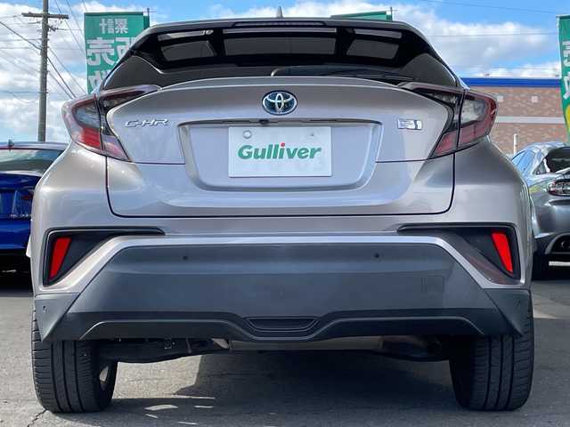 トヨタ Ｃ－ＨＲ G 岐阜県 2017(平29)年 6.2万km メタルストリームM /純正9インチSDナビ/(AM/FMCD/フルセグTV//SD/BT)//メーカーOP/(Bi-Beam LEDヘッドランプ)/(LEDシーケンシャルターンランプ)/(LEDデイライト)/(バックカメラ)/(アクセサリーコンセント)//Toyota Safety Sense P/(プリクラッシュセーフティシステム)/(レーンディパーチャーアラート)/(オートマチックハイビーム)/(レーダクルーズコントロール)//ブラインドスポットモニター//前方ドライブレコーダー//ハーフレザー//前席シートヒーター//純正ドアバイザー//純正フロアマット//純正18インチアルミホイール//スペアキー×1//ETC2.0