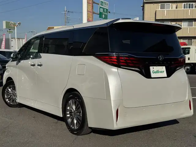 トヨタ アルファード Z 千葉県 2023(令5)年 0.7万km プラチナホワイトパールマイカ トヨタセーフティセンス/衝突軽減ブレーキ/レーダークルーズコントロール/ブラインドスポットモニター/レーンキープアシスト/純正ナビ/フルセグTV/Bluetooth/全方位カメラ/自動駐車/黒レザーシート/全席シートヒーター/エアシート/左右独立ムーンルーフ/ユニバーサルサイドステップ/USBタイプC/HDMI端子/パワーバックドア/保証書/スペアキー/R5.6記録簿