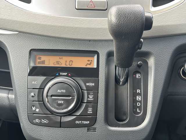 スズキ ワゴンＲ FZ 埼玉県 2014(平26)年 7.2万km クリスタルホワイトP (株)IDOMが運営する【じしゃロン熊谷店】の自社ローン専用車両になりますこちらは現金またはオートローンご利用時の価格です。自社ローンご希望の方は別途その旨お申付け下さい/社外ナビ　NX615/（フルセグTV/Bluetooth/CD/DVD/AM/FM）/ETC/バックカメラ/レーダーブレーキサポート/アイドリングストップ/プッシュスタート/スマートキースペア×１/運転席シートヒーター/フロアマット/純正14インチAW/ウィンカーミラー/ドアバイザー/ステアリングスイッチ/フルフラットシート/合皮ハンドルカバー/車両・ナビ取扱説明書