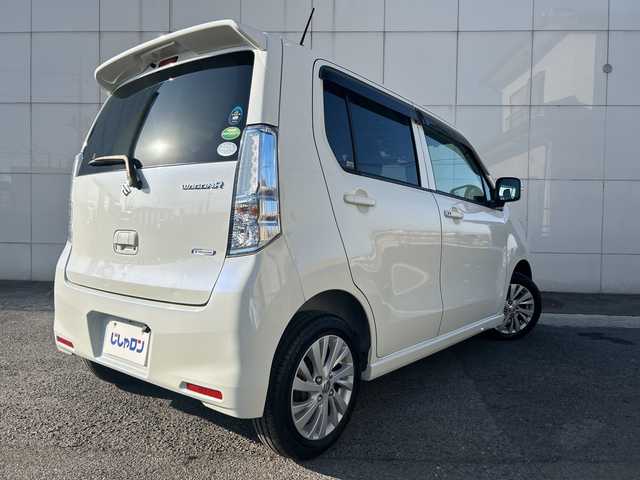 スズキ ワゴンＲ FZ 埼玉県 2014(平26)年 7.2万km クリスタルホワイトP (株)IDOMが運営する【じしゃロン熊谷店】の自社ローン専用車両になりますこちらは現金またはオートローンご利用時の価格です。自社ローンご希望の方は別途その旨お申付け下さい/社外ナビ　NX615/（フルセグTV/Bluetooth/CD/DVD/AM/FM）/ETC/バックカメラ/レーダーブレーキサポート/アイドリングストップ/プッシュスタート/スマートキースペア×１/運転席シートヒーター/フロアマット/純正14インチAW/ウィンカーミラー/ドアバイザー/ステアリングスイッチ/フルフラットシート/合皮ハンドルカバー/車両・ナビ取扱説明書