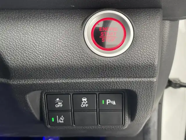 ホンダ シビック ハッチバック ホンダセンシング 愛知県 2019(令1)年 2.9万km ホワイトオーキッドパール 純正ナビ　フルセグＴＶ　Ｂｌｕｅｔｏｏｔｈ　バックカメラ　シートヒーター　純正ドラレコナビ連動　ＥＴＣ　ホンダセンシング　衝突軽減　追従クルコン　コーナーセンサー　ＬＥＤオートライト　フォグ　禁煙車