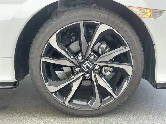 ホンダ シビック ハッチバック ホンダセンシング 愛知県 2019(令1)年 2.9万km ホワイトオーキッドパール 純正ナビ　フルセグＴＶ　Ｂｌｕｅｔｏｏｔｈ　バックカメラ　シートヒーター　純正ドラレコナビ連動　ＥＴＣ　ホンダセンシング　衝突軽減　追従クルコン　コーナーセンサー　ＬＥＤオートライト　フォグ　禁煙車