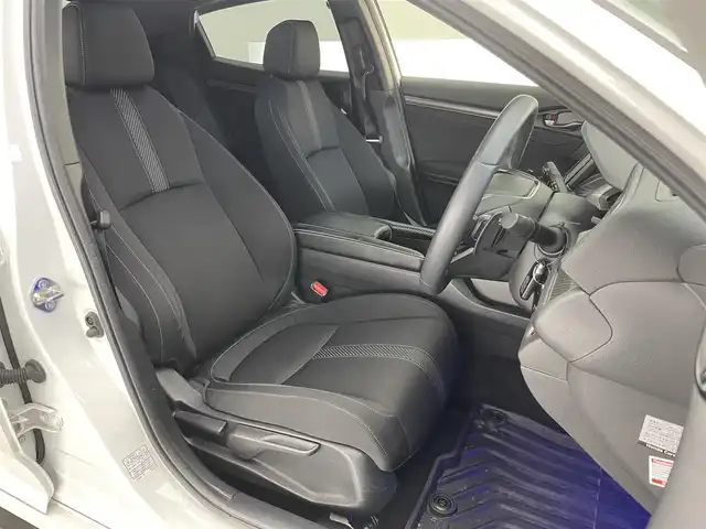 ホンダ シビック ハッチバック ホンダセンシング 愛知県 2019(令1)年 2.9万km ホワイトオーキッドパール 純正ナビ　フルセグＴＶ　Ｂｌｕｅｔｏｏｔｈ　バックカメラ　シートヒーター　純正ドラレコナビ連動　ＥＴＣ　ホンダセンシング　衝突軽減　追従クルコン　コーナーセンサー　ＬＥＤオートライト　フォグ　禁煙車