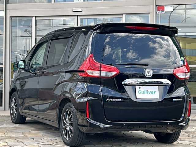 ホンダ フリード ハイブリット G ホンダセンシング 静岡県 2020(令2)年 6.2万km クリスタルブラックパール 純正ナビ/・バックモニター/・Bluetooth/・CD/DVD/・HDMI/・USB/・AppleCarPlay/主要装備/・プッシュスタート/・両側パワースライドドア/・ETC車載器/・ドライブレコーダー/・前席シートヒーター/・リアゲートスポイラー/・社外ＡＷ/・純正フロアマット/・LEDヘッドライト/ホンダセンシング/・衝突軽減ブレーキ/・車線維持支援システム/・アダプティブクルーズコントロール/・誤発進抑制機能/・歩行者事故低減ステアリング/・路外逸脱抑制機能/・先行車発進お知らせ機能/・標識認識機能