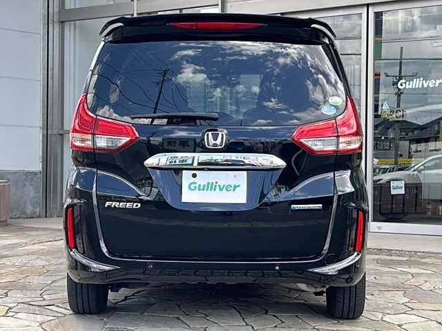 ホンダ フリード ハイブリット G ホンダセンシング 静岡県 2020(令2)年 6.2万km クリスタルブラックパール 純正ナビ/・バックモニター/・Bluetooth/・CD/DVD/・HDMI/・USB/・AppleCarPlay/主要装備/・プッシュスタート/・両側パワースライドドア/・ETC車載器/・ドライブレコーダー/・前席シートヒーター/・リアゲートスポイラー/・社外ＡＷ/・純正フロアマット/・LEDヘッドライト/ホンダセンシング/・衝突軽減ブレーキ/・車線維持支援システム/・アダプティブクルーズコントロール/・誤発進抑制機能/・歩行者事故低減ステアリング/・路外逸脱抑制機能/・先行車発進お知らせ機能/・標識認識機能