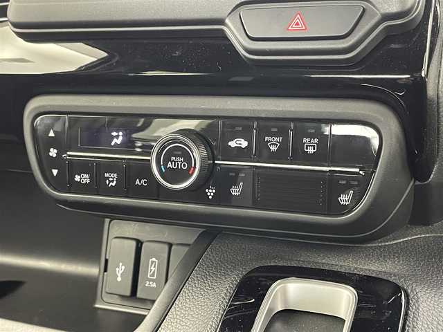 ホンダ Ｎ ＢＯＸ カスタム L ターボ 埼玉県 2021(令3)年 1.3万km プラチナホワイトパール 純正ディスプレイオーディオ/（Bluetooth、iPod）/ワンセグTV/バックカメラ/ドライブレコーダー（前後）/両側パワースライドドア/シートヒーター/パドルシフト/アダプティブクルーズコントロール/衝突防止軽減システム/リアソナー/ETC