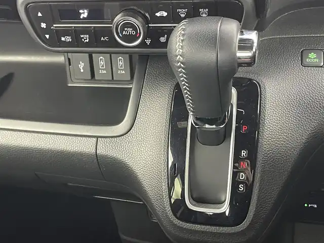 ホンダ Ｎ ＢＯＸ カスタム L ターボ 埼玉県 2021(令3)年 1.3万km プラチナホワイトパール 純正ディスプレイオーディオ/（Bluetooth、iPod）/ワンセグTV/バックカメラ/ドライブレコーダー（前後）/両側パワースライドドア/シートヒーター/パドルシフト/アダプティブクルーズコントロール/衝突防止軽減システム/リアソナー/ETC