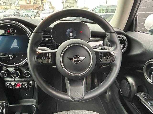 ＭＩＮＩ ミニ クーパー D 埼玉県 2021(令3)年 4.5万km ミッドナイト・ブラック・メタリック ハーフレザーシート　/ａｐｐｌｅ　ｃａｒ　ｐｌａｙ/バックカメラ/Ｂｌｕｅｔｏｏｔｈ/ドライブレコーダー/アダプティブクルーズコントロール/コンフォートアクセス/ＥＴＣ